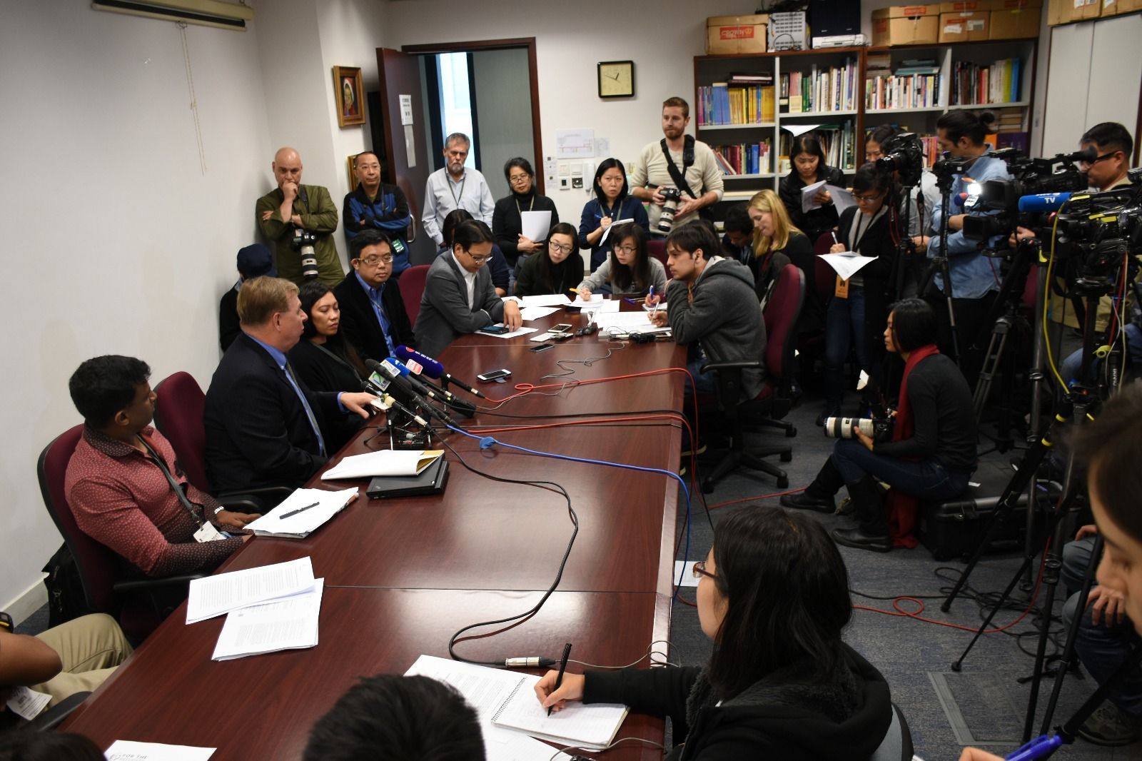 Robert Tibbo holding press conference at the Hong Kong legislature with democratic legislators James To and Andrew Mok and the Tibbo Refugees (February 2017)
